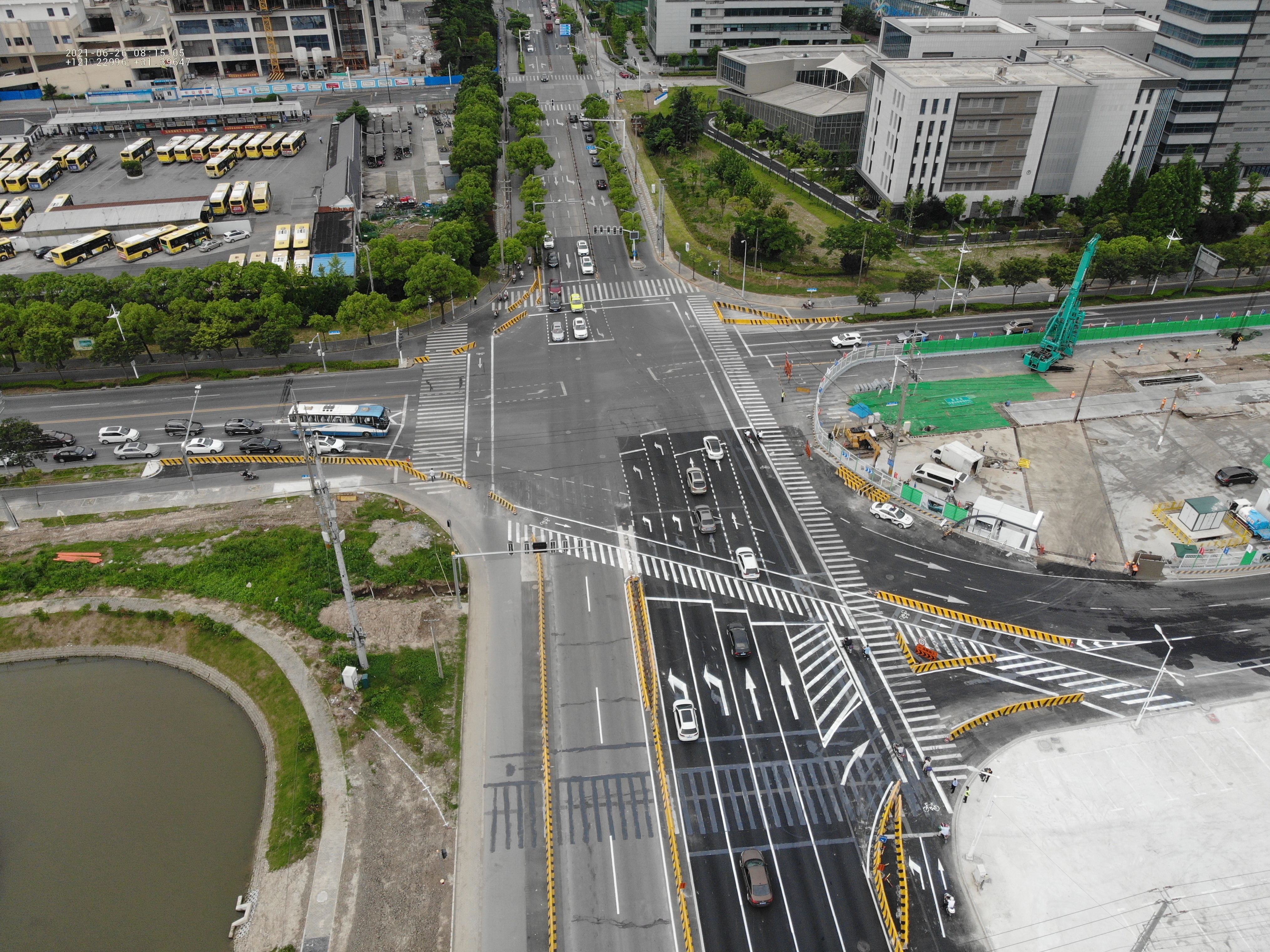 提升道路交通效率与安全，构建智能一体化交通体系